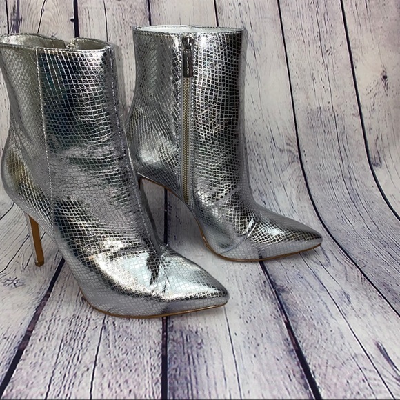 NIB - Michael Kors Silver Metallic Embossed Bootie - Picture 7 of 8